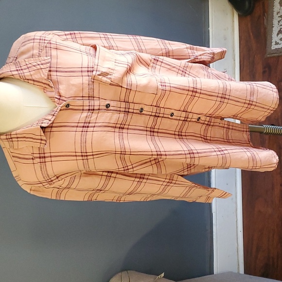 Free People Tops - Free people women buttondown shirt size L